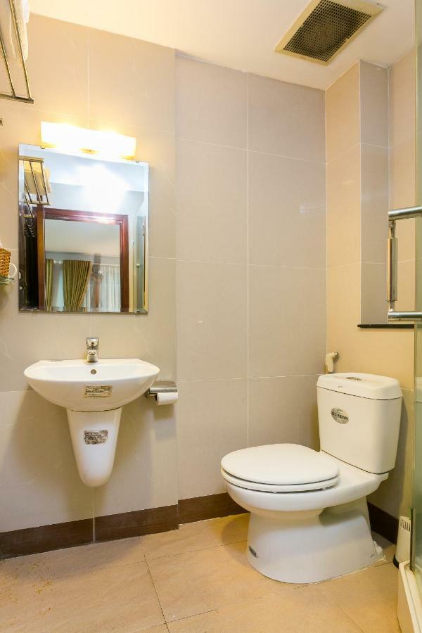 Oyo 169 New Hotel Хошимин Екстериор снимка